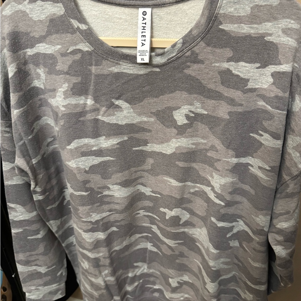 Athleta Long Sleeve Gray Camo Coaster Luxe Sweatshirt